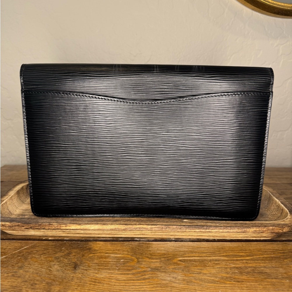 EUC Louis vuitton black leather clutch - Picture 4 of 11